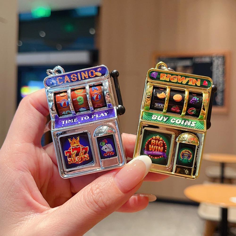 Breloczek do kluczy w kształci – Fruit Slot Machine recenzja i cena